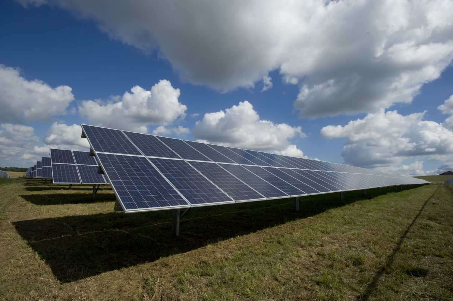 O Papel das Micro-Usinas na Expansão da Energia Solar Distribuída